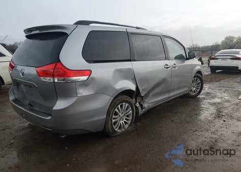 2013 Toyota Sienna Xle V6 8 Passenger from USA, damaged, VIN 5TDYK3DC2DS286018